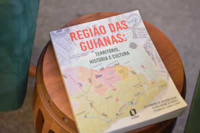 notícia: Livro conta a história da relação transfronteiriça entre o Amapá e a região das Guianas