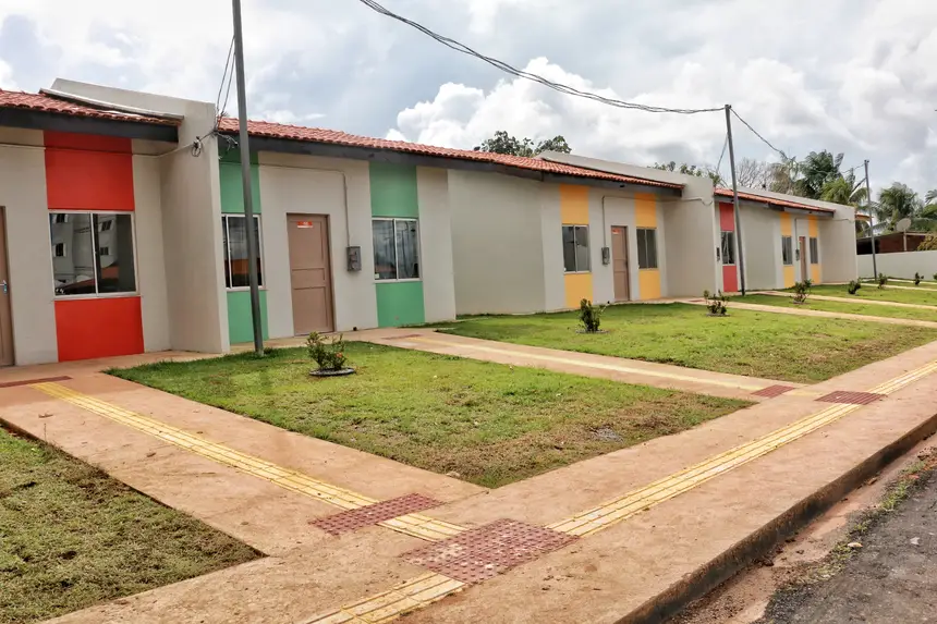 O residencial conta com 10 casas adaptadas para Pessoas com Deficiência (PCDs)