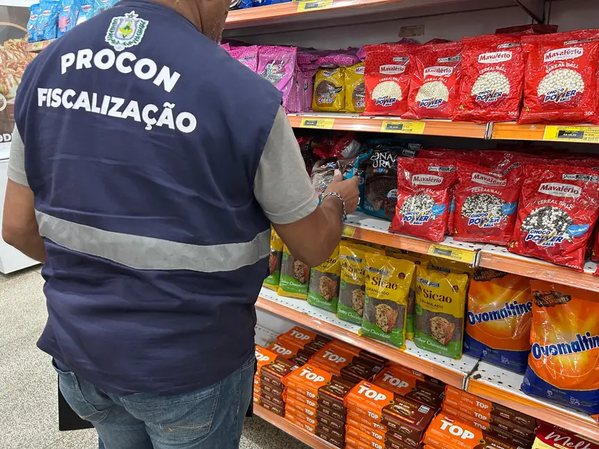 Foto: Thiago Mira/Procon Durante a primeira fase da operação, houve a apreensão de produtos fora do prazo de validade