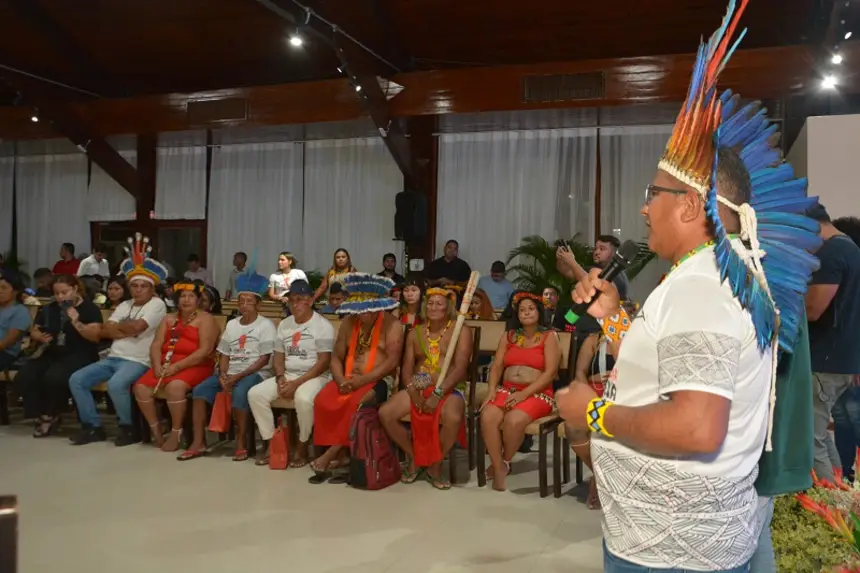 Foto: Márcia do Carmo/GEA Cacique Edmilson Karipuna falando sobre as demandas da região de Oiapoque