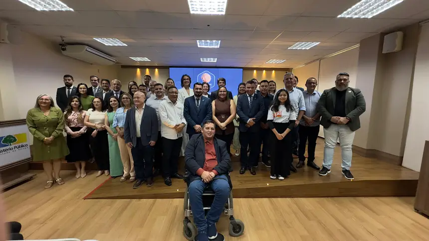 Foto: Divulgação/MP-AP Momento contou com representantes dos Três Poderes, associações e prefeitos dos municípios
