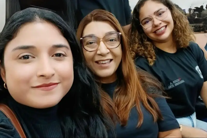 As arte-educadoras Gláucia Paola Valadares, Doraci Figueiredo e Adrynny Serra