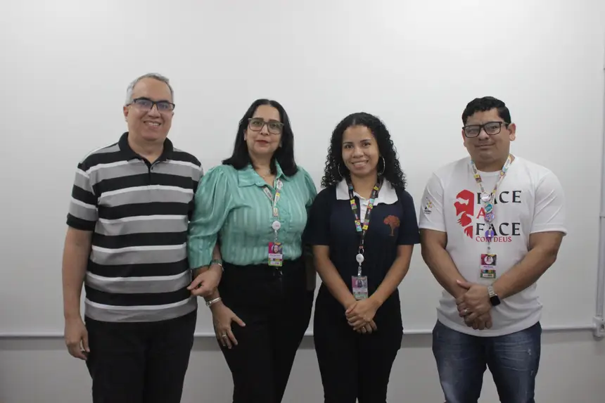 A ação é realizada em parceria com a equipe da Central do Enem, que auxilia na correção dos textos e contribui tecnicamente com o processo de avaliação