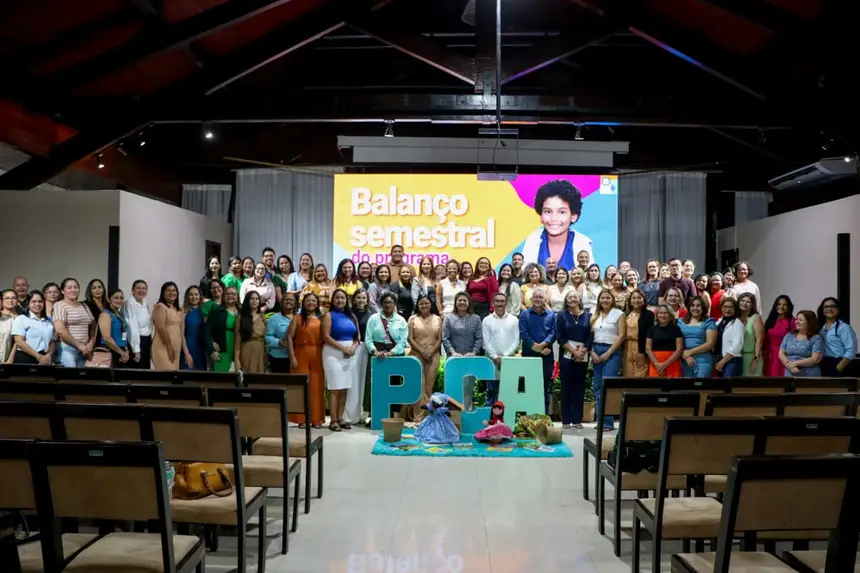 o Criança Alfabetizada é desenvolvido em regime de colaboração entre Estado e municípios com formação continuada de professores e entregas de materiais didáticos às escolas