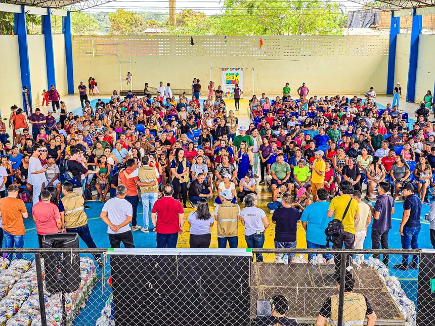 O evento ocorreu na quadra de esporte da Escola Estadual Joaquim Nabuco.