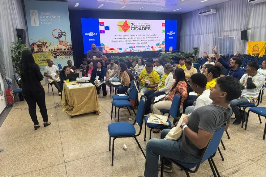 Momentos de discussões nos eixos de trabalho