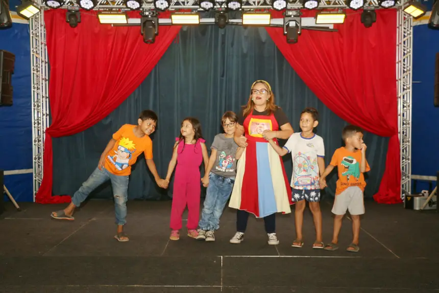Os espetáculos do circo garantiram a diversão da criançada 