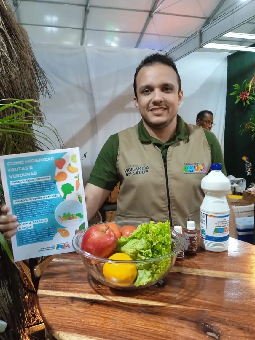 Vigilância Sanitária esteve orientando os visitante sobre cuidados com a alimentação 