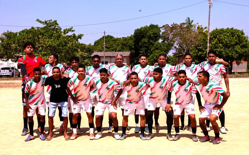 Equipe do Cunani (Calçoene) comemora o título masculino da primeira edição da Copa dos Quilombos do Amapá
