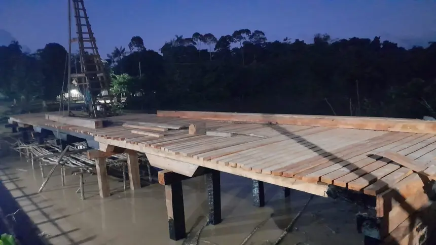 Ao todo, 13 pontes foram reconstruídas