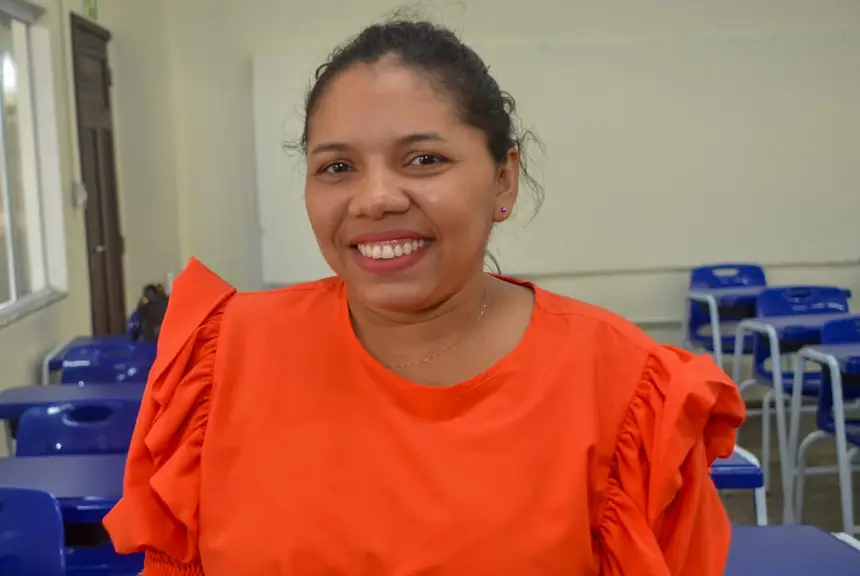 Foto: Sal Lima/GEA A dona de casa Neuriane Cardoso aproveitou a chance para aprender uma nova técnica