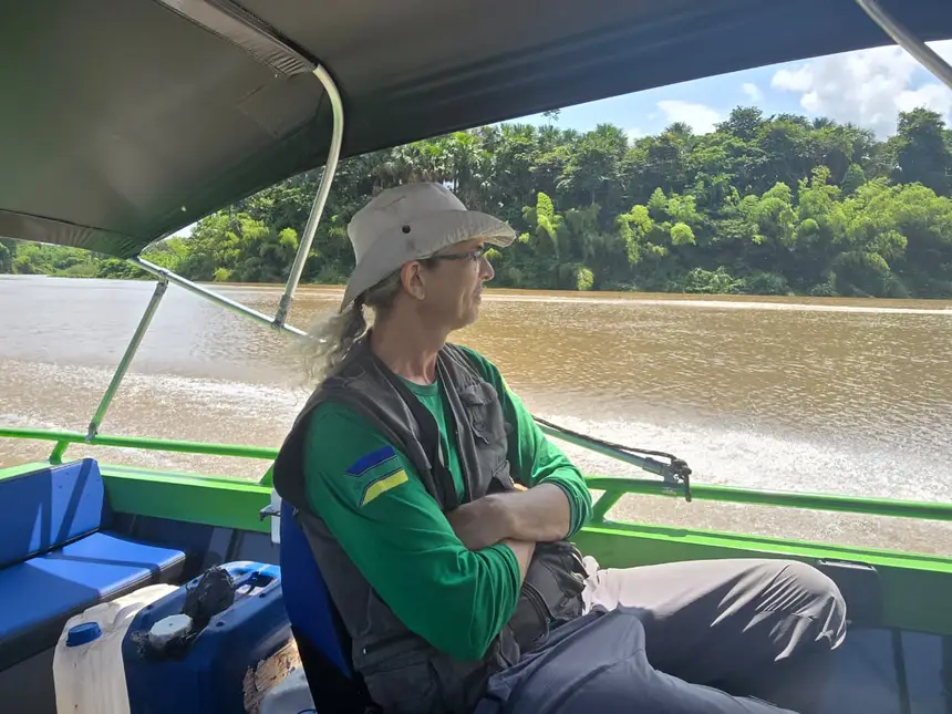 Extensionista agropecuário do Rurap Henrique Gomes