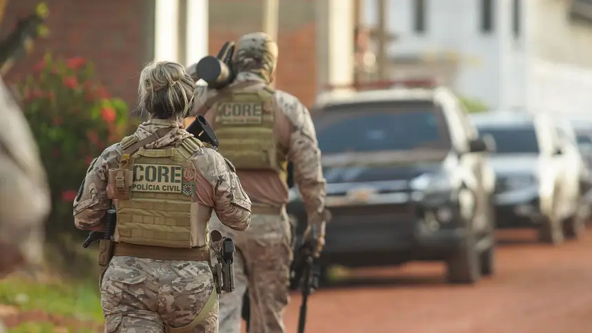 Equipes saíram nas primeiras horas do dia para a realização da ação 