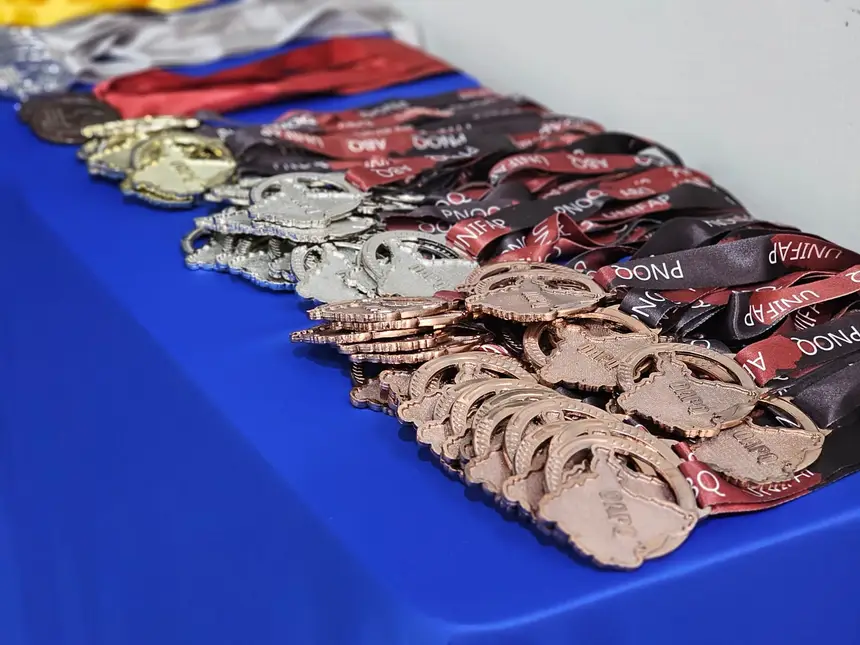 Os alunos foram premiados com medalhas, certificados e Menção Honrosa 