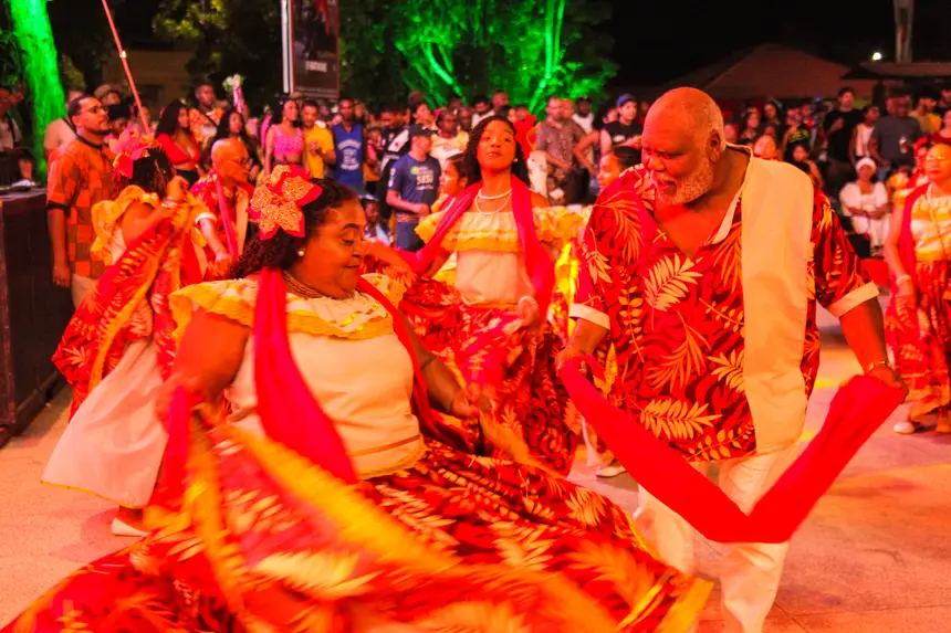 Grupos de batuque e marabaixo proporcionaram um espetáculo que encantou o público presente