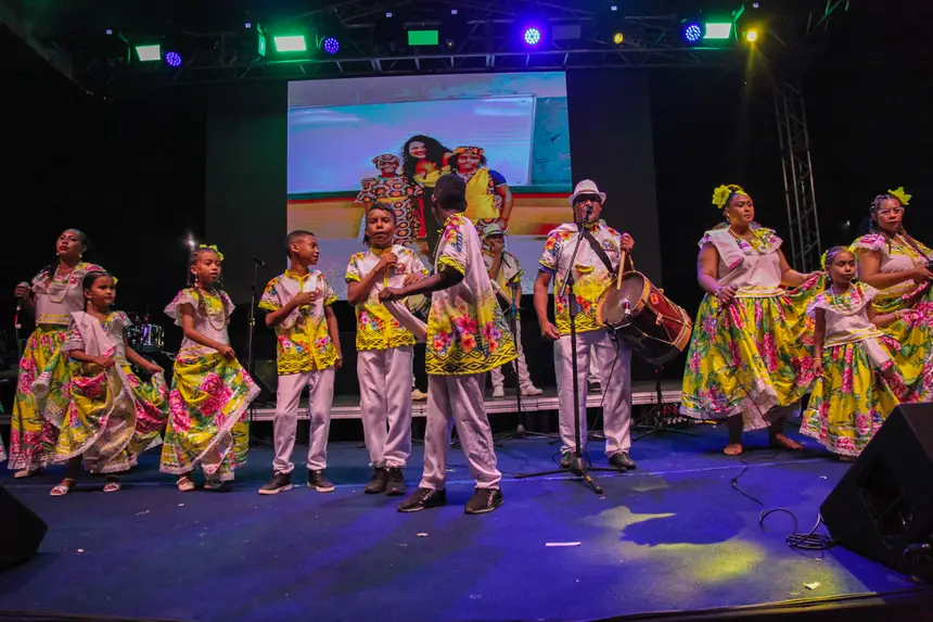  <div class='credito_fotos'>Foto: Gabriel Penha/Fundação Marabaixo   |   <a href='/midias/2025/originais/20251124140859-GF00016722-F00210584.webp' download><i class='fa-solid fa-download'></i> Download</a></div>