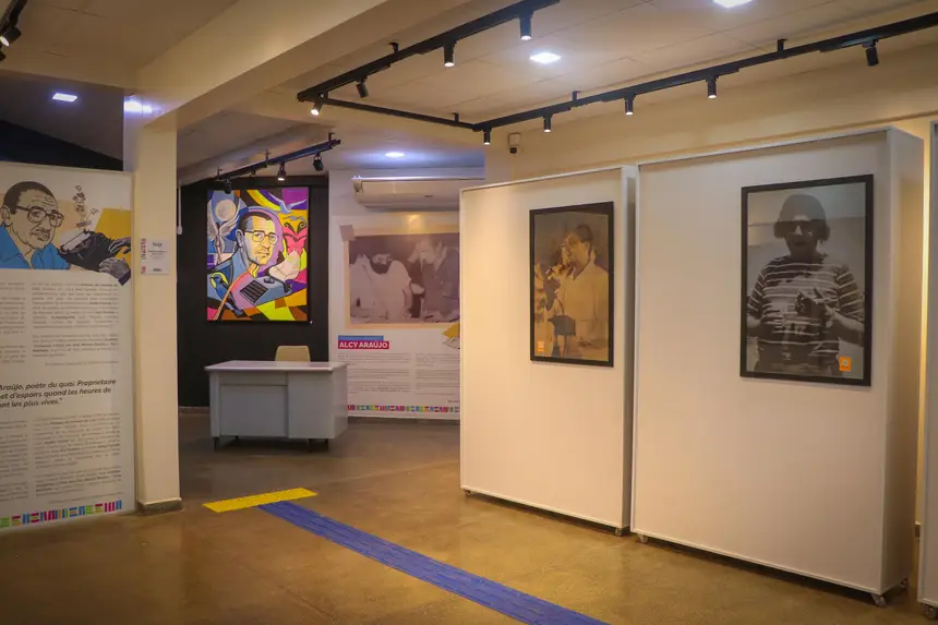 Mememorial Alcy Araújo