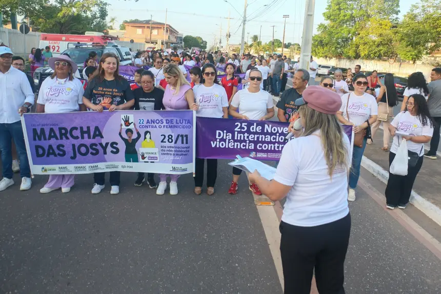 Autoridades de diversa áreas percorreram ruas e avenidas do município pedindo fim da violência 