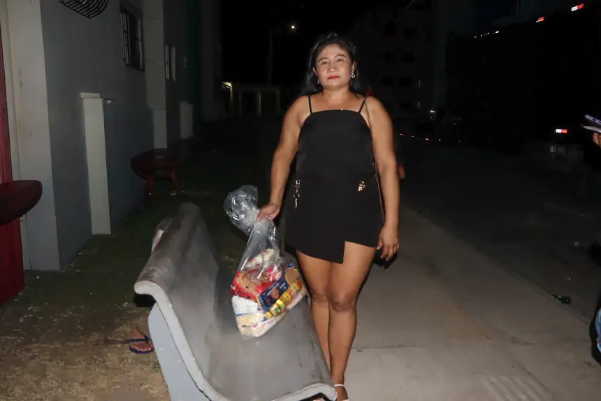 Maria Isabel uma das ganhadoras da cesta básica 