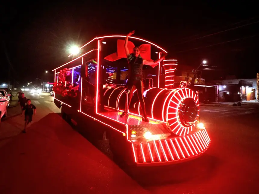 Veículo preparado especialmente para transportar a equipe dos personagens 