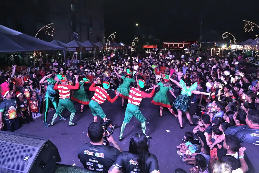 Personagem da equipe da Terra do Nunca do Peter Pan arrancam muitos sorrisos do público