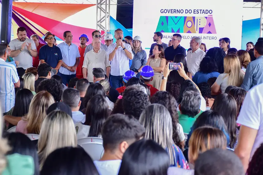 Governador Clécio Luís celebra reconstrução da escola Everaldo Vasconcelos, em Santana