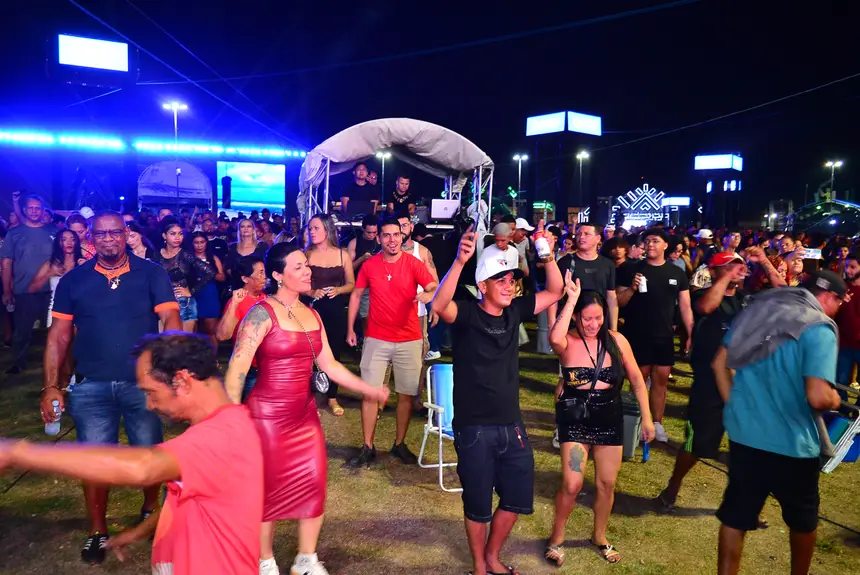  <div class='credito_fotos'>Foto: Maksuel Martins/GEA &nbsp;&nbsp;|&nbsp;&nbsp; <a href='/midias/2025/originais/20251227230445-GF00016811-F00213236.webp' download><i class='fa-solid fa-download'></i> Download</a></div>