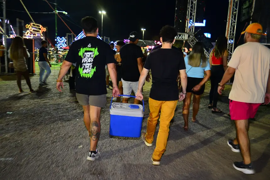  <div class='credito_fotos'>Foto: Maksuel Martins/GEA &nbsp;&nbsp;|&nbsp;&nbsp; <a href='/midias/2025/originais/20251228003418-GF00016813-F00213309.webp' download><i class='fa-solid fa-download'></i> Download</a></div>