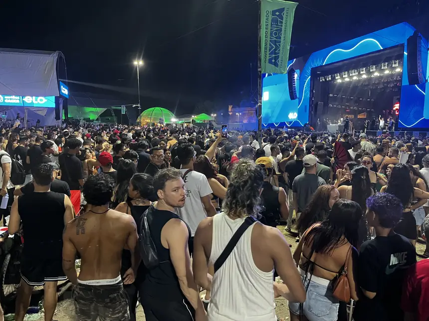 Mesmo após o show principal, muitas pessoas ficaram para curtir toda a programação musical 