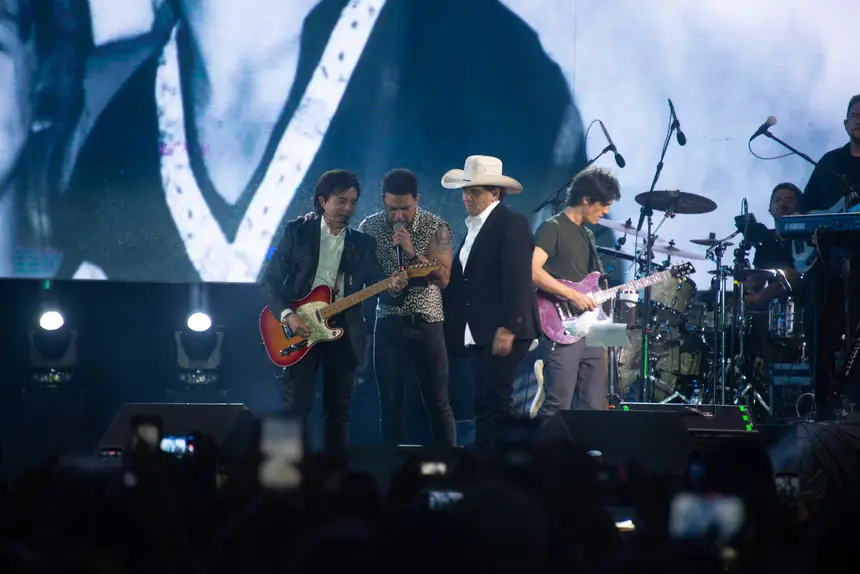  <div class='credito_fotos'>Foto: Maksuel Martins/GEA &nbsp;&nbsp;|&nbsp;&nbsp; <a href='/midias/2025/originais/20251231022607-GF00016839-F00214314.webp' download><i class='fa-solid fa-download'></i> Download</a></div>