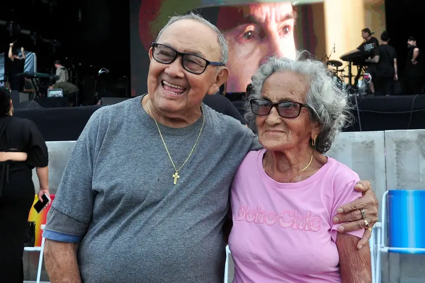 Fãs desde o início da carreira da dupla, acompanharam as músicas ainda pelos rádios, a partir da década de 1990