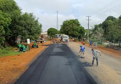 notícia: Governo do Amapá inicia pavimentação asfáltica de 18 quilômetros na Rodovia AP-070, em Macapá 