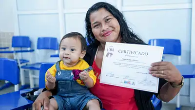 notícia: ‘Vou tentar recuperar o tempo de um melhor acolhimento para minha filha’, diz mãe sobre curso de cuidador do Transtorno do Espectro Autista