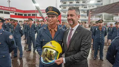 notícia: ‘São 53 novos sargentos que nos ajudam a reestruturar o Corpo de Bombeiros’, celebra governador Clécio Luís durante formatura no Amapá