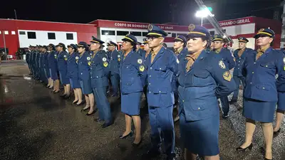 notícia: Governo do Estado realiza formatura de 53 novos sargentos e condecora militares do Corpo de Bombeiros do Amapá