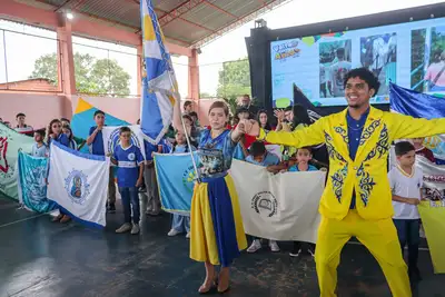 notícia: Volta às aulas 2025: Governo do Amapá celebra início do ano letivo com evento na Escola Estadual Maria do Carmo Viana, em Macapá