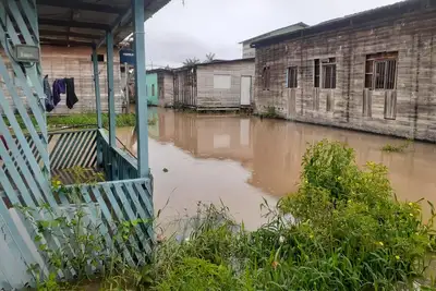 notícia: Governo do Amapá garante atendimento imediato às famílias atingidas pelas fortes chuvas que ocorrem em Macapá