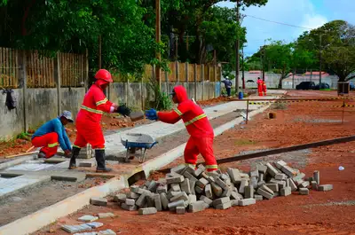 notícia: Amapá em obra: Governo do Estado atua para garantir mobilidade e fluxo seguro para pedestres e veículos na área do Complexo do Aturiá