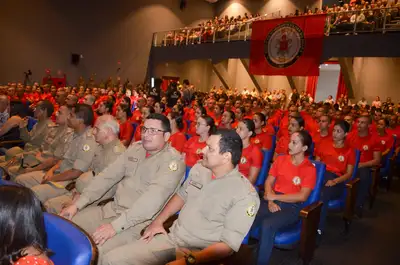 notícia: 'É a realização de um sonho', celebra aluna durante aula inaugural do Curso de Formação de Soldados do Corpo de Bombeiros