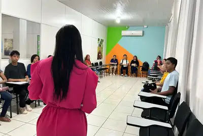 notícia: Governo do Estado oferece qualificação profissional para 60 bolsistas do novo Amapá Jovem em Santana 