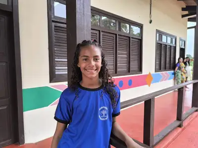 notícia: 'Estou ansiosa para estudar aqui', diz nova aluna da Escola Estadual São Francisco de Assis entregue pelo Governo do Amapá 