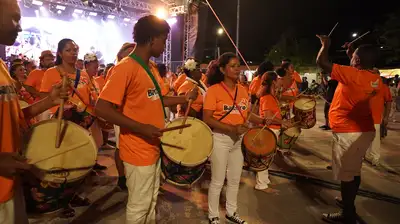 notícia: Folia e animação marcam a última noite do Carnacult 2025, apoiado pelo Governo do Amapá