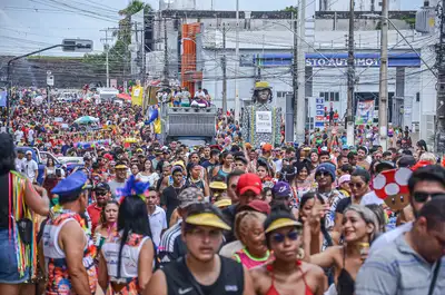 notícia: Carnaval 2025: saiba o que abre e fecha nos serviços públicos e privados durante o feriado da folia no Amapá