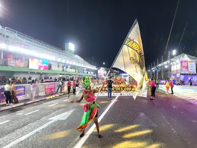 notícia: AO VIVO: começa o maior Carnaval da Amazônia no Amapá; veja transmissão direto do Sambódromo de Macapá