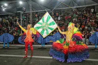 notícia: Carnaval 2025 no Amapá: última a desfilar, Império do Povo trouxe o grafismo dos povos Wajãpi com 'Kusiwa - O Caminho Desenhado Sobre a Pele'