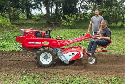 notícia: Agricultor de Porto Grande é beneficiado com microtrator financiado pelo Fundo de Desenvolvimento Rural do Governo do Amapá