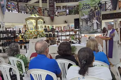 notícia: Artesãos participam de missa em honra a São José, padroeiro da categoria, em Macapá