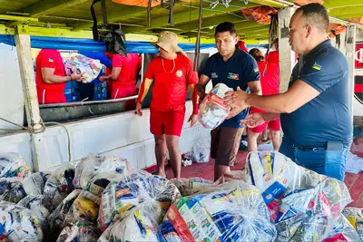 notícia: Governo do Amapá inicia entrega de kits de alimentos e água mineral para famílias do arquipélago do Bailique 