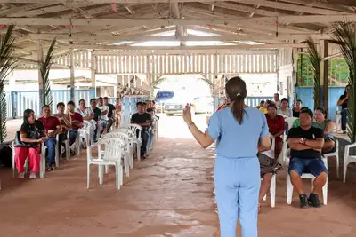 notícia: Governo do Amapá reúne profissionais da educação e lideranças indígenas do município de Oiapoque para debater políticas educacionais