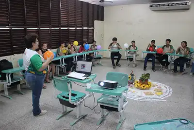 notícia: 'Educação para a Paz' promove rodas de conversa para incentivar empatia e respeito na Escola Estadual Zolito Nunes, em Macapá 